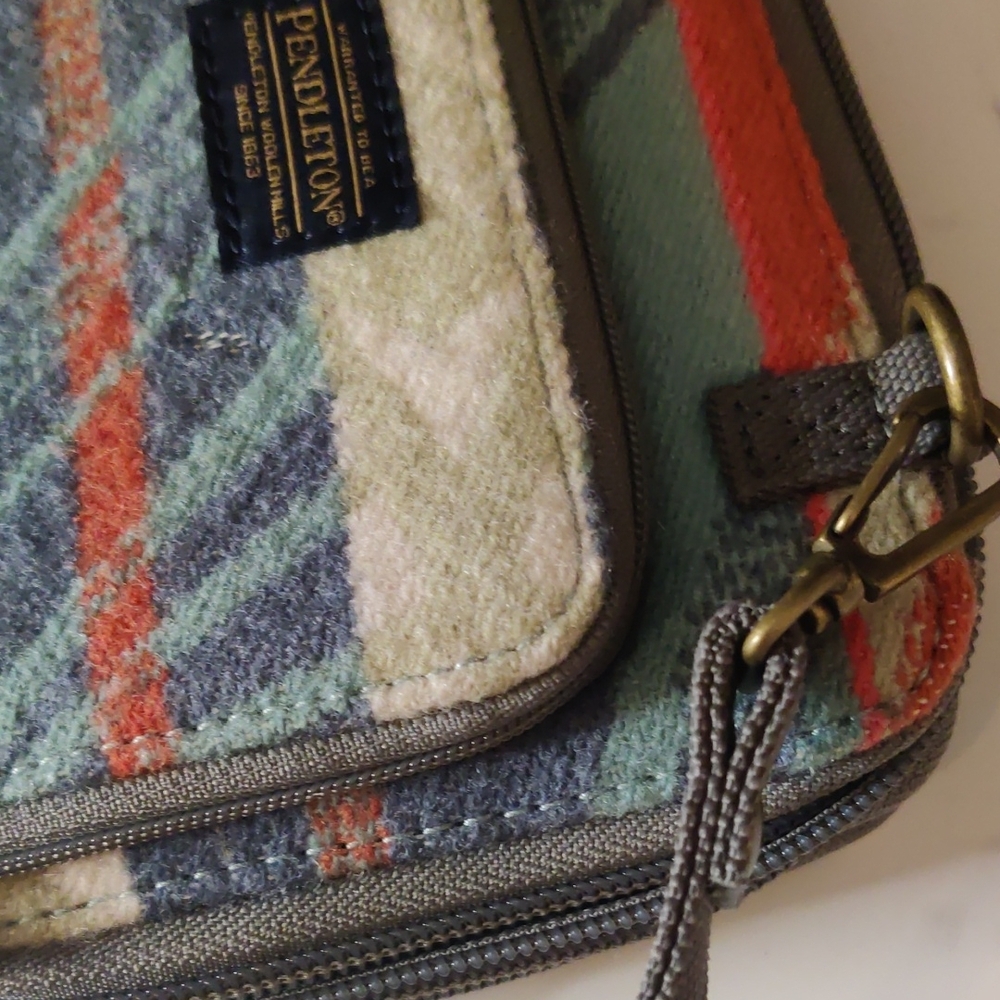 Pendleton Multicolor Crossbody Bag - Picture 9 of 14